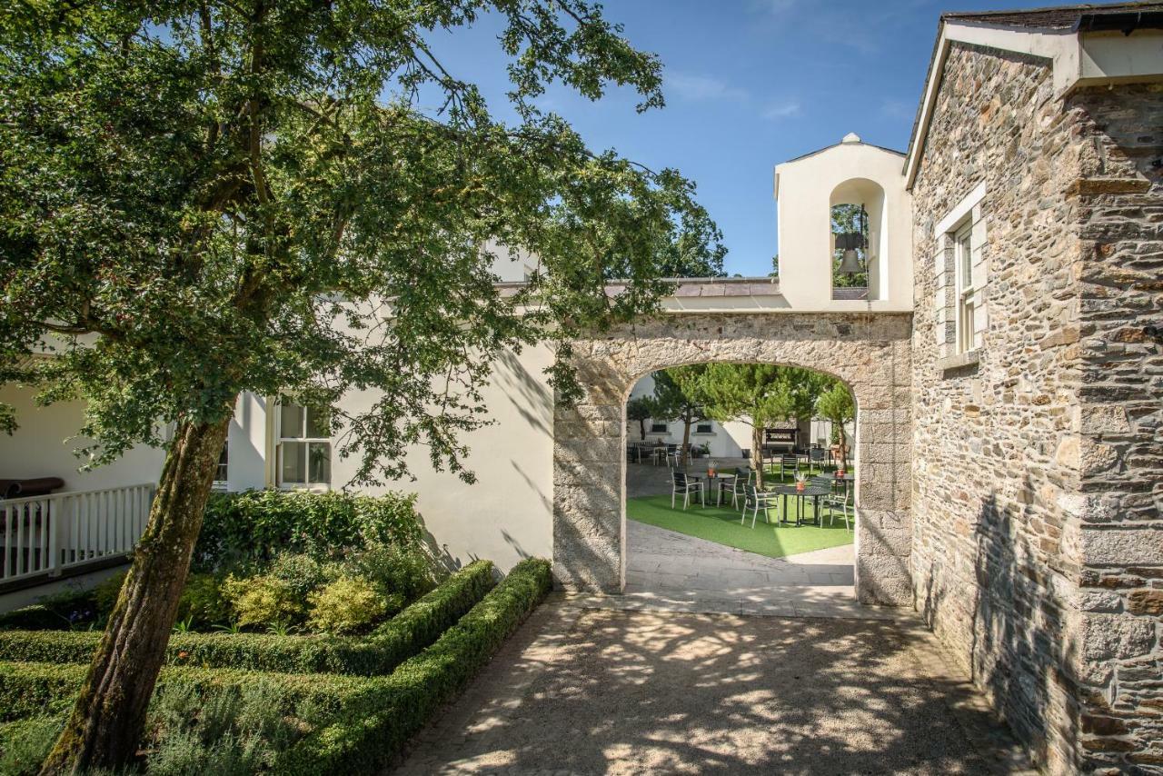 Tulfarris Hotel And Golf Resort Exterior photo